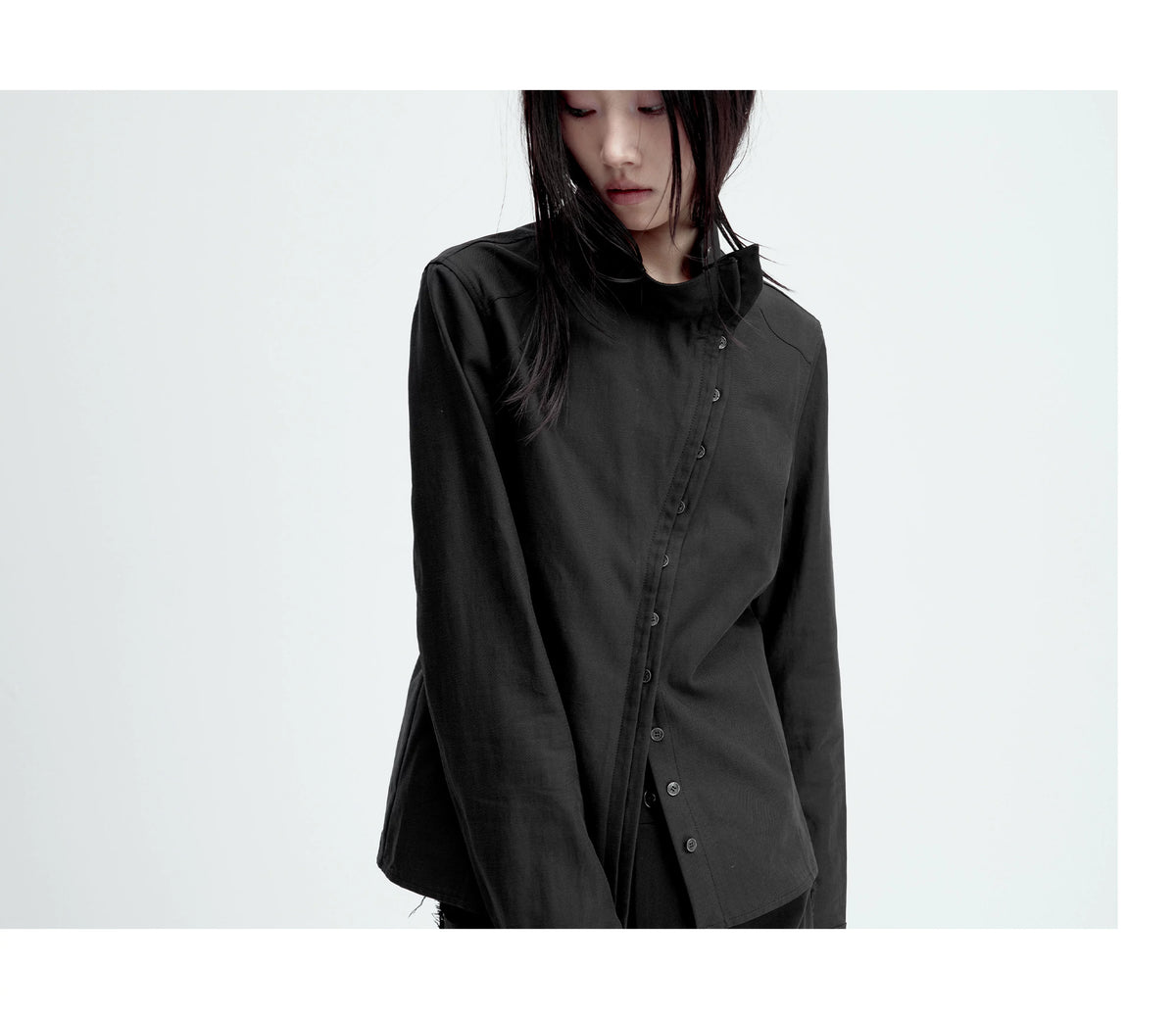CURVED PLACKET STAND-UP JACKET