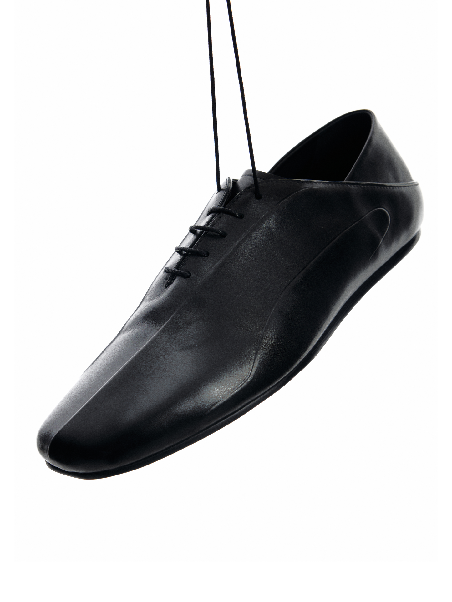 EMBOSSED CALFSKIN CASUAL SHOES