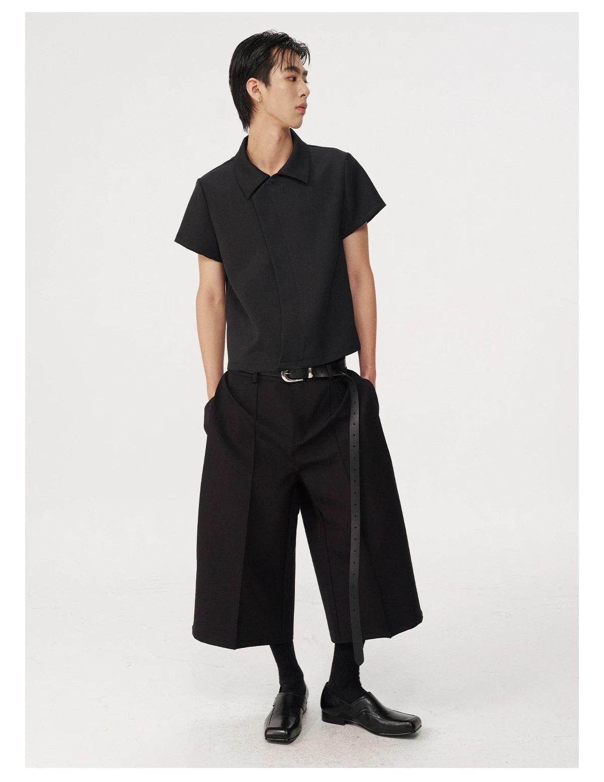 FITTED SHORT SLEEVE SHIRT