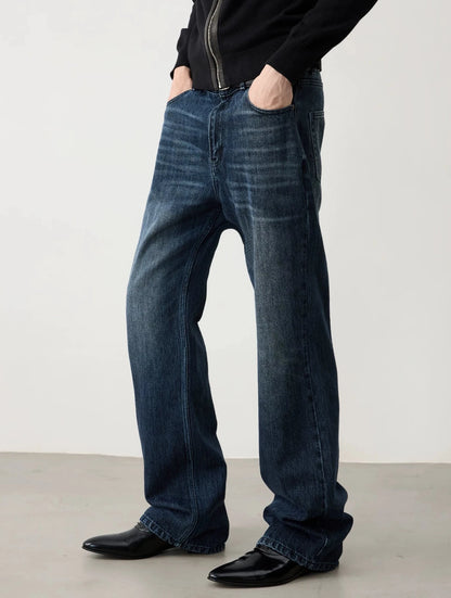 CASUAL STRAIGHT-LEG JEANS COLLECTION