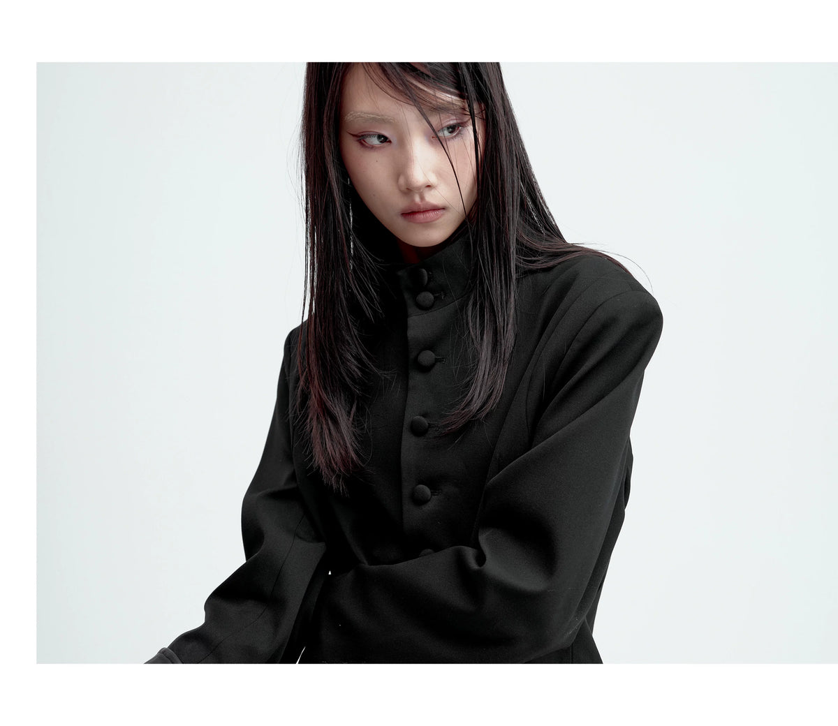 SLIM-FIT DETACHABLE SUIT JACKET