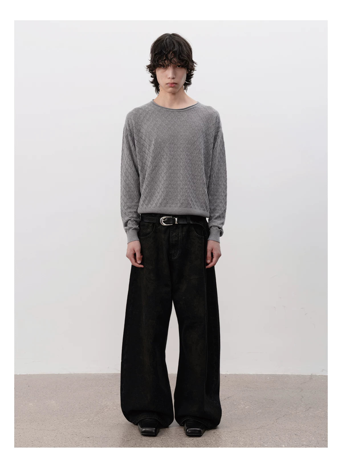 DISTRESSED BLACK DENIM PANTS