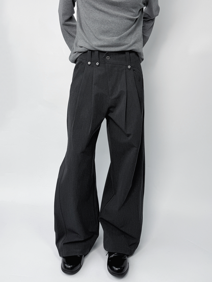 HIGH COLOR FASTNESS PLEATED TROUSERS