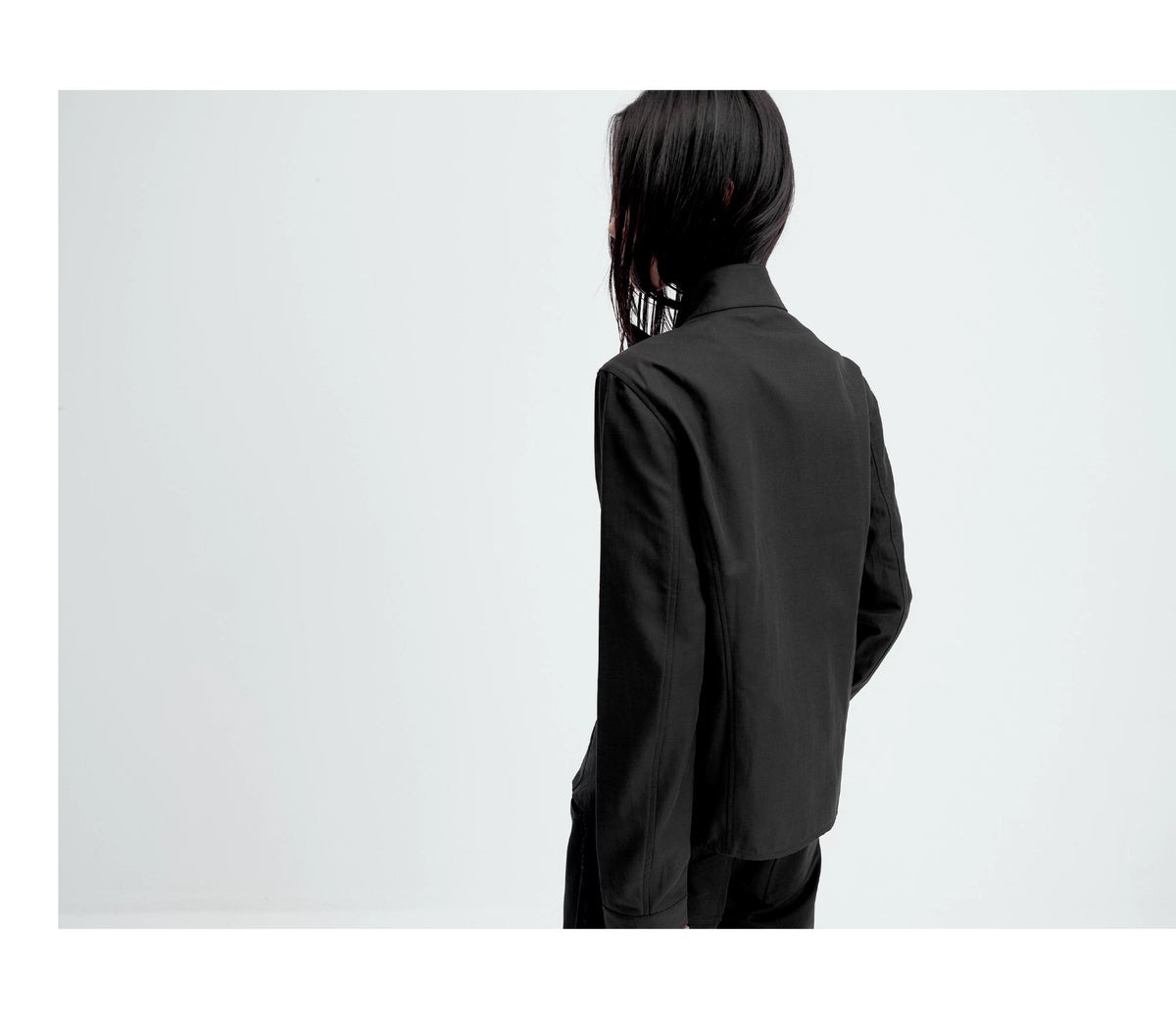 CURVED PLACKET STAND-UP JACKET