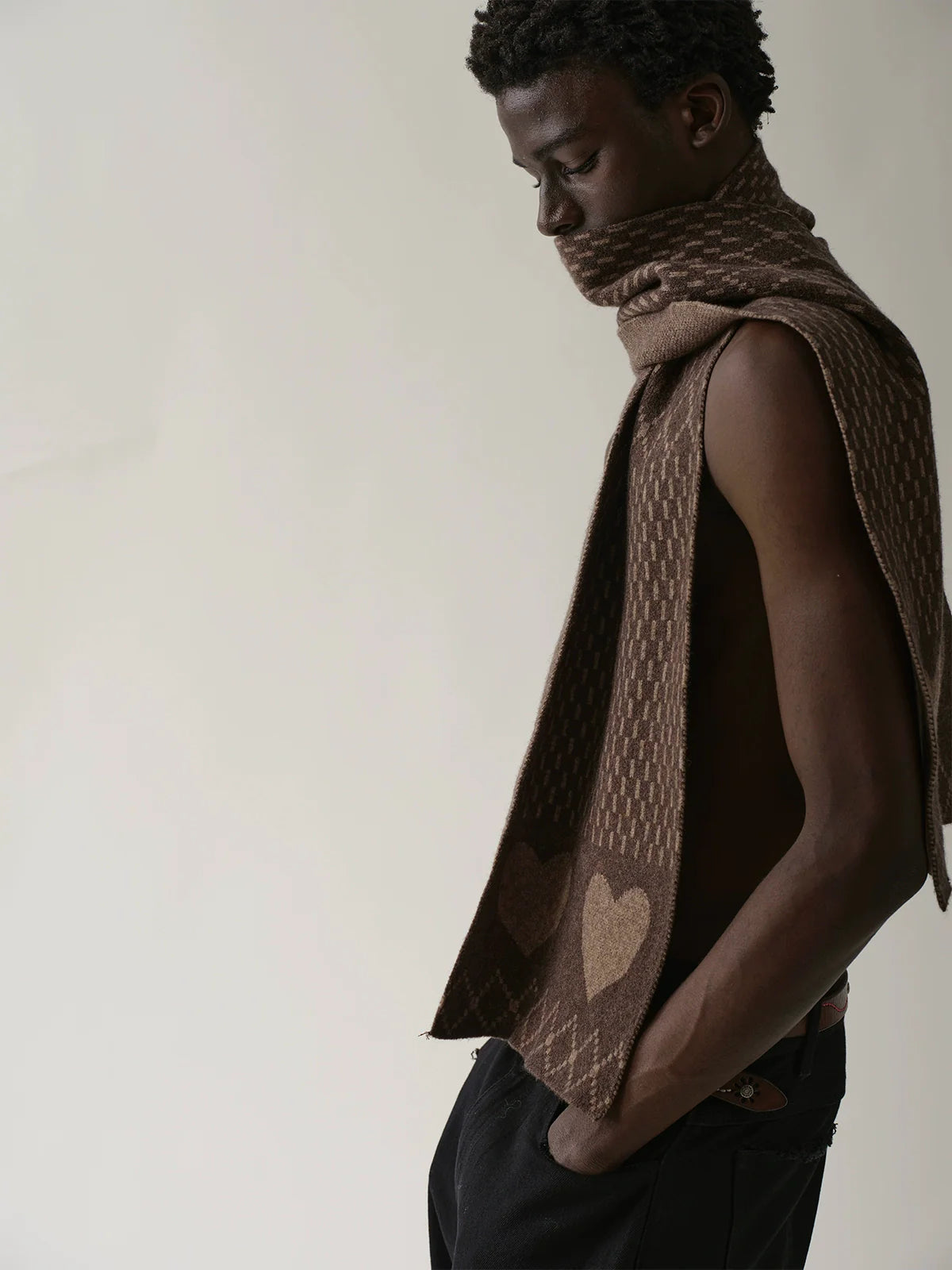 TEXTURED KNIT NECK SCARF