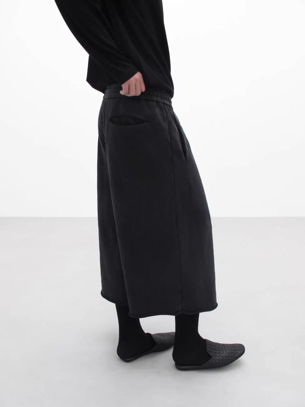 WASHED SLOUCHY SWEAT SHORTS