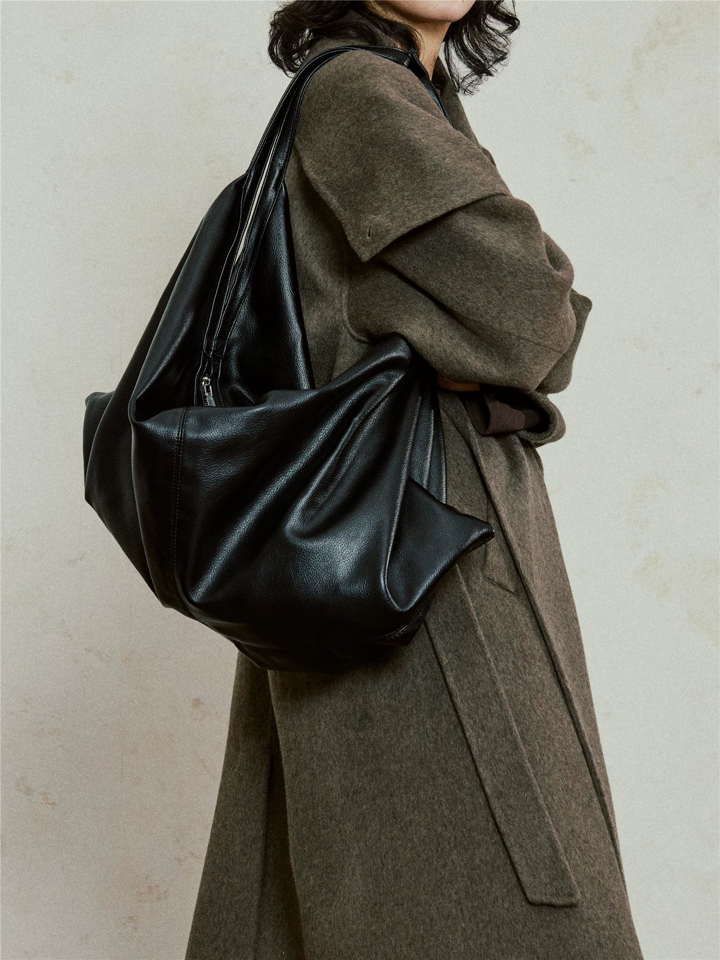 MINIMALIST LARGE TOTE BAG
