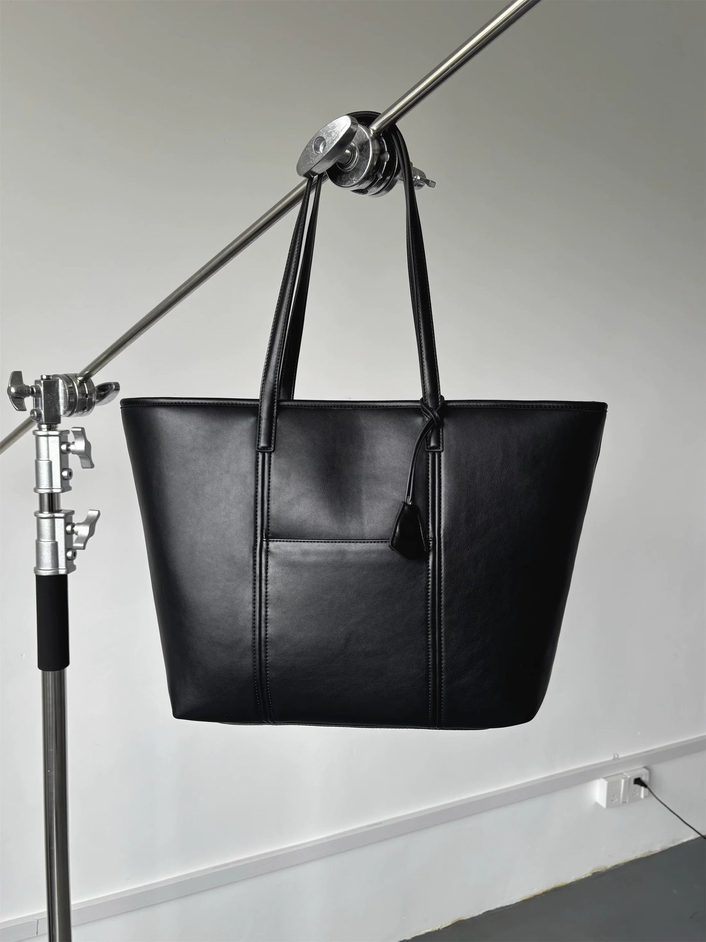 EDGED COMMUTER BAG