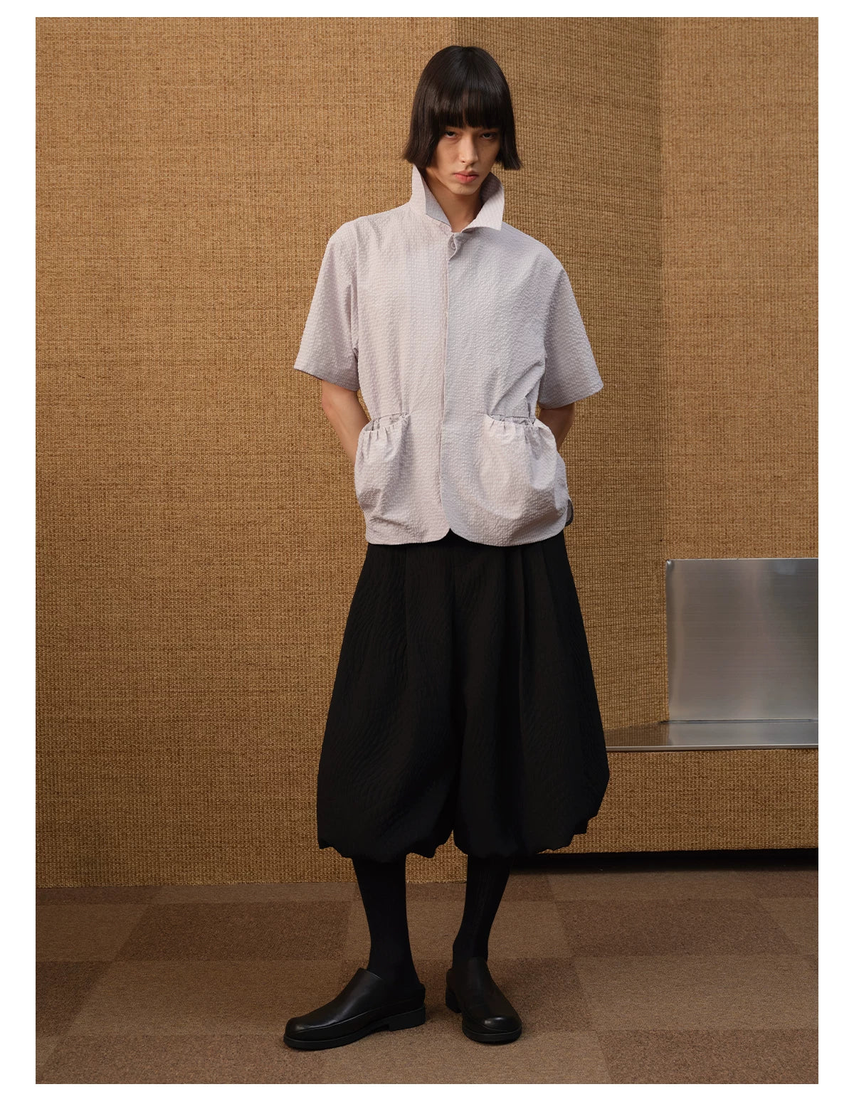 LEAF PATTERNED PLEATED PANTS