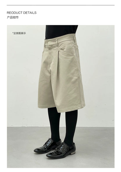 CROPPED KHAKI PLEATED SHORTS