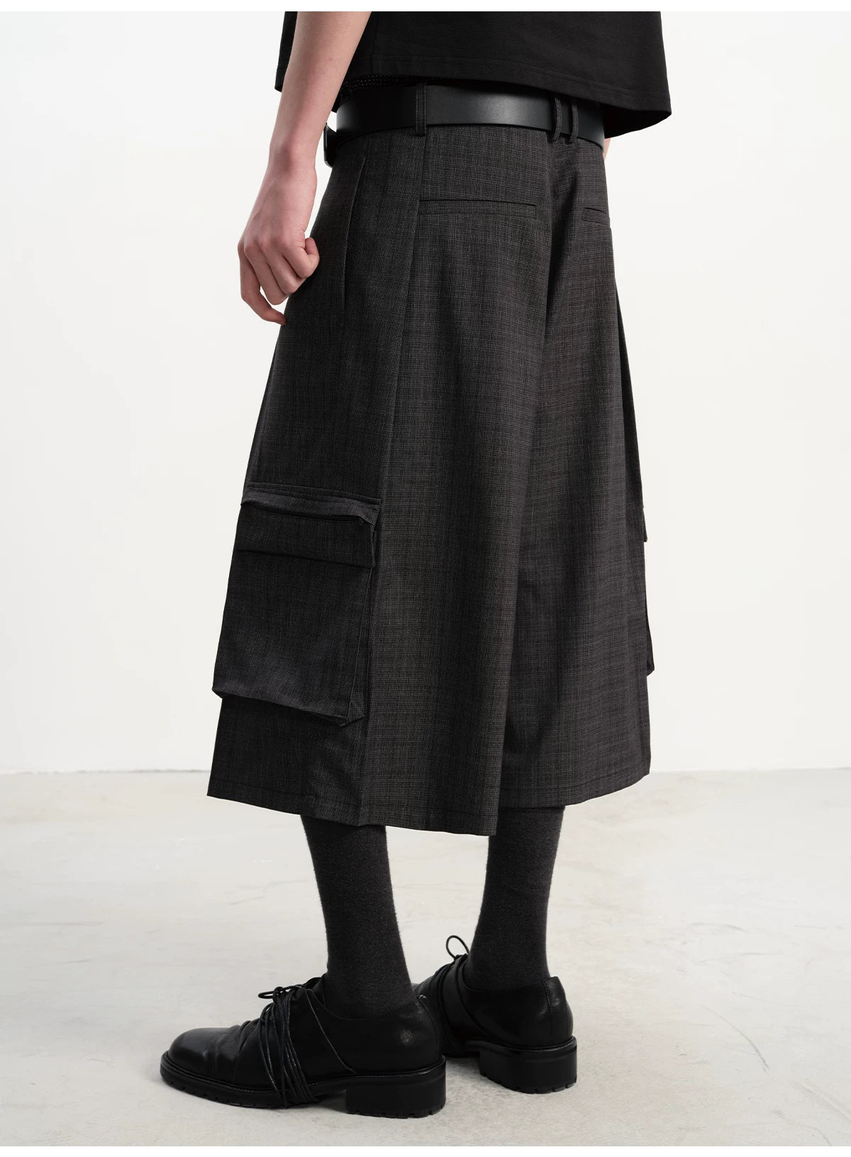 PLAID PLEATED WORK SHORTS