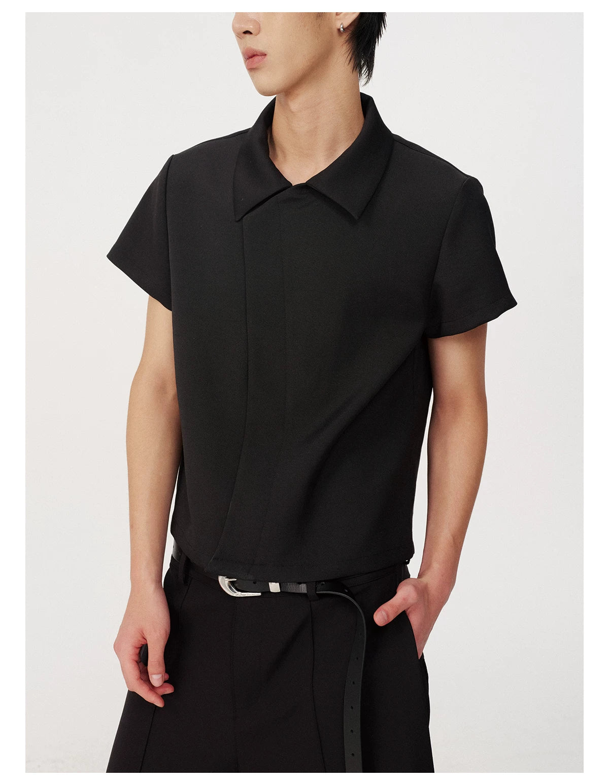 FITTED SHORT SLEEVE SHIRT