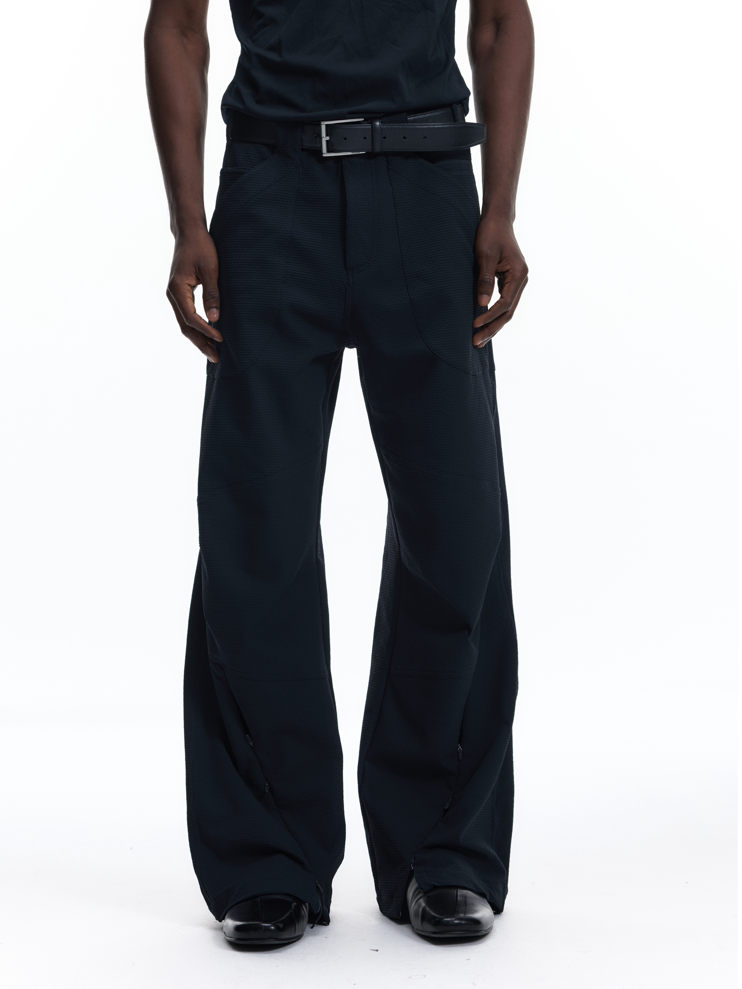 AMMONIA-FREE BREATHABLE PLEATED PANTS