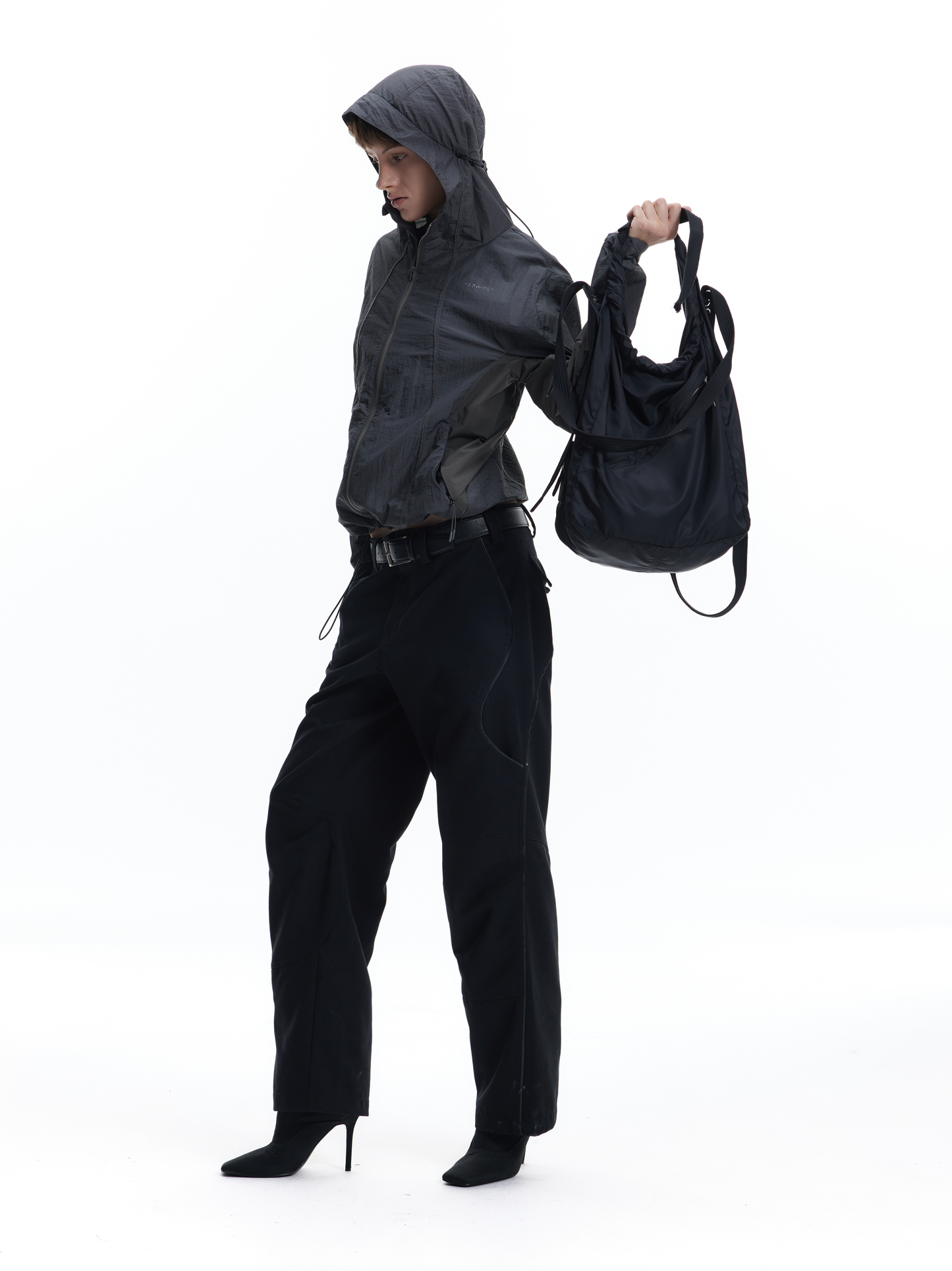 MAGNETIC NYLON COMMUTER TOTE