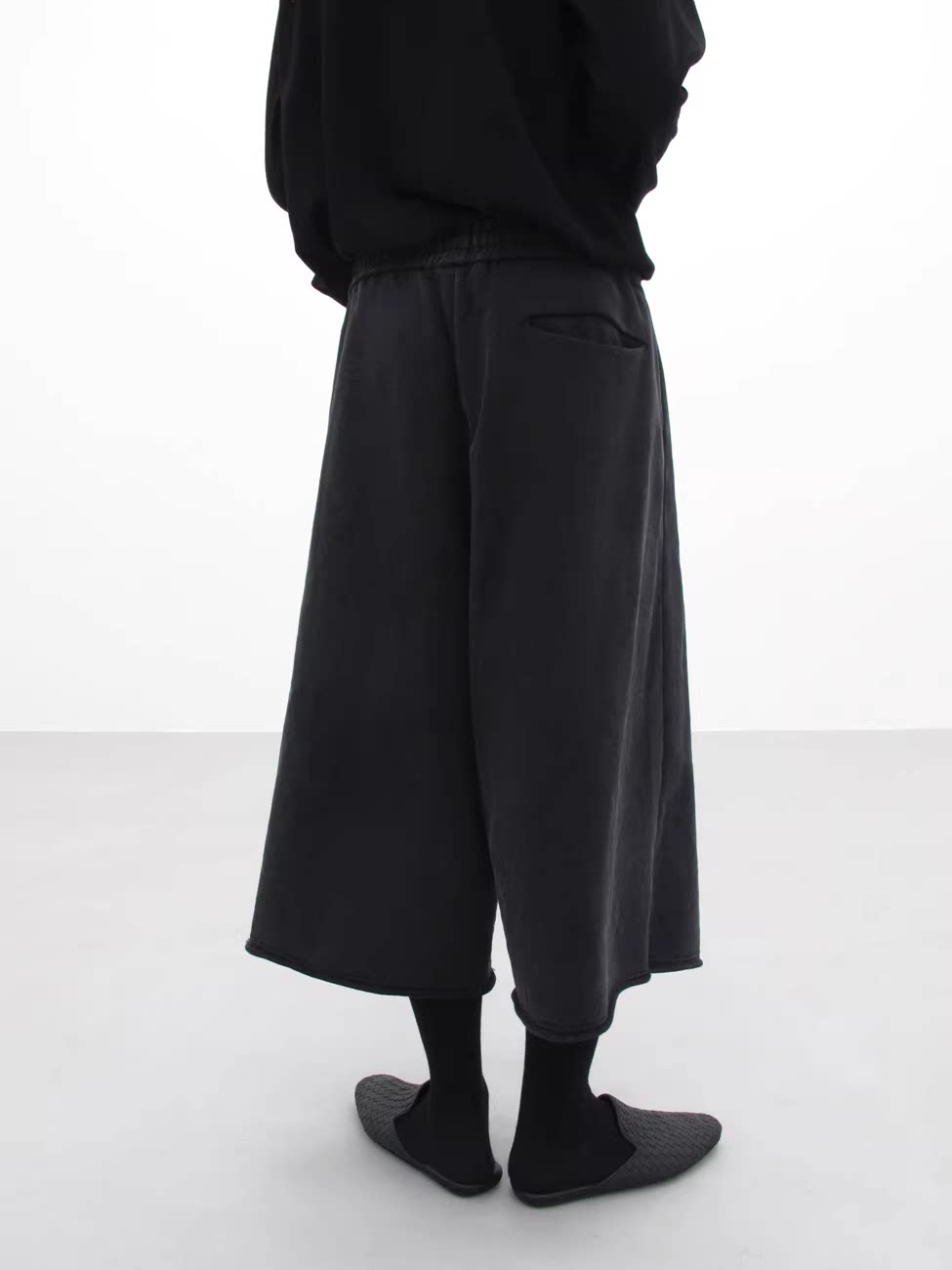WASHED SLOUCHY SWEAT SHORTS