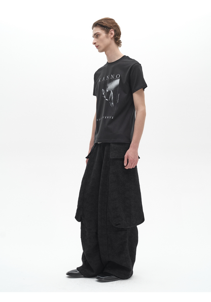 BREATHABLE GRAPHIC TEE