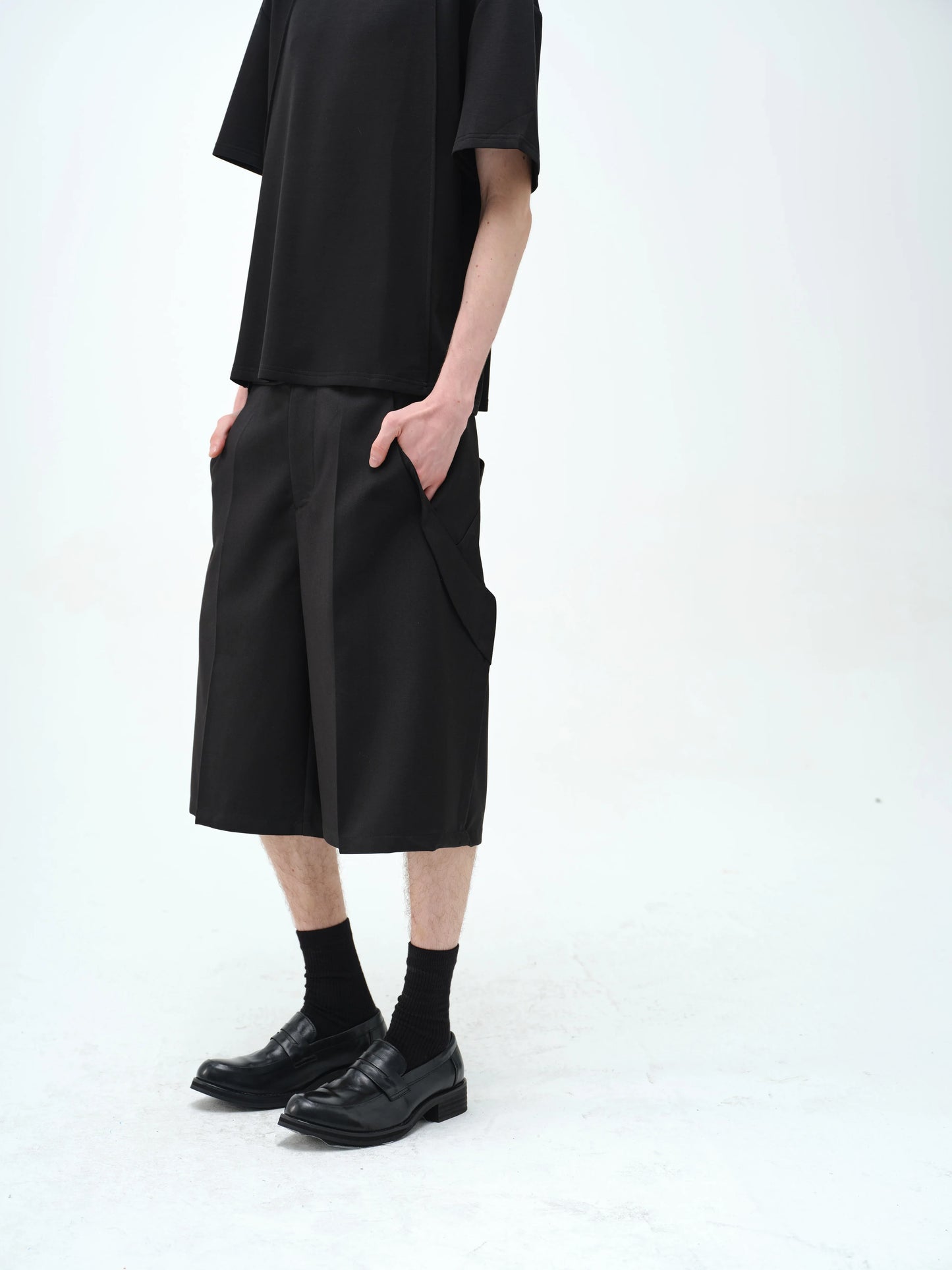 3D CUT LOOSE LEAF SHORTS