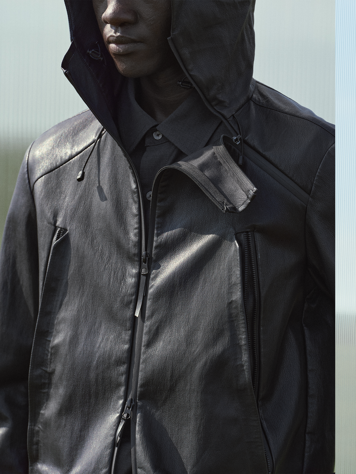 LIGHTWEIGHT WATERPROOF LEATHER JACKET