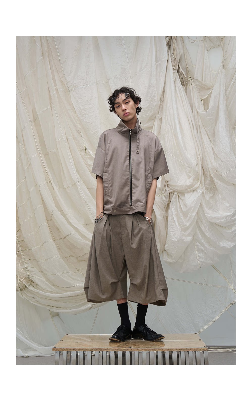 ELEGANT DRAPED PLEATED PANTS