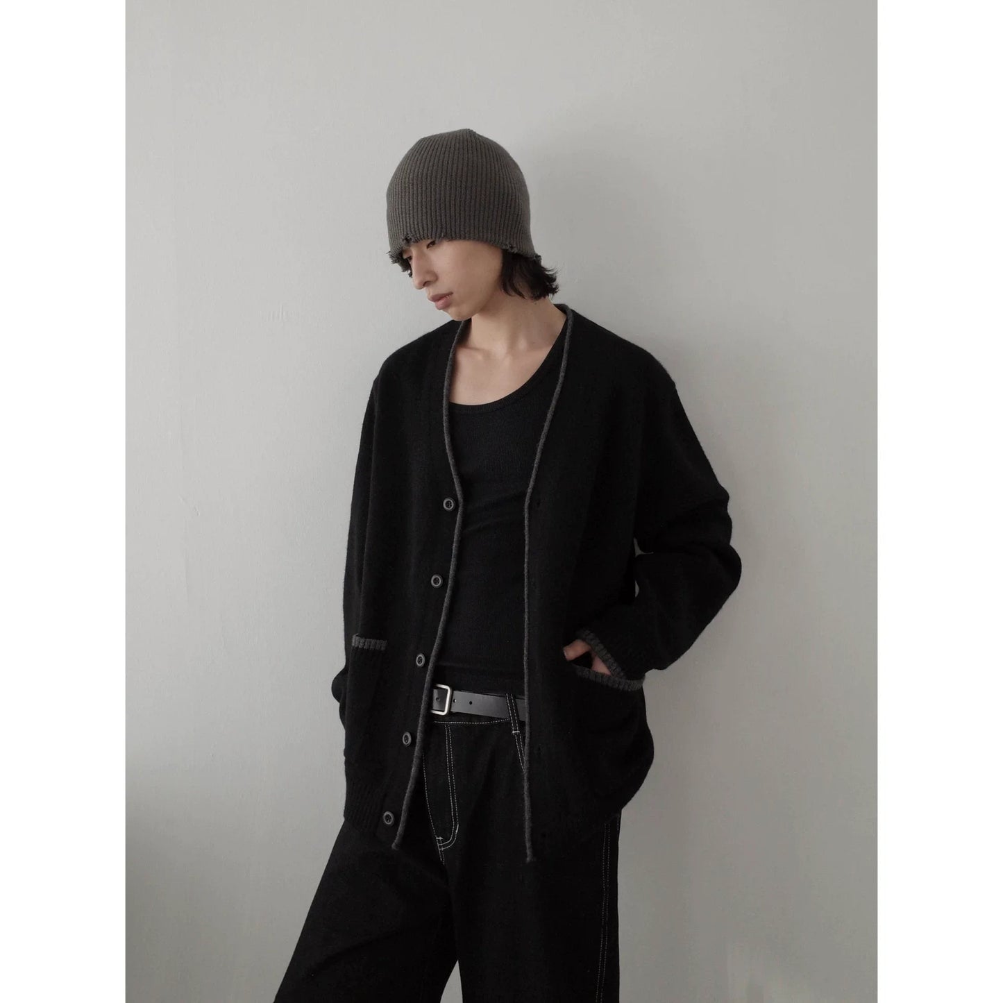 V-NECK KNITTED CARDIGAN