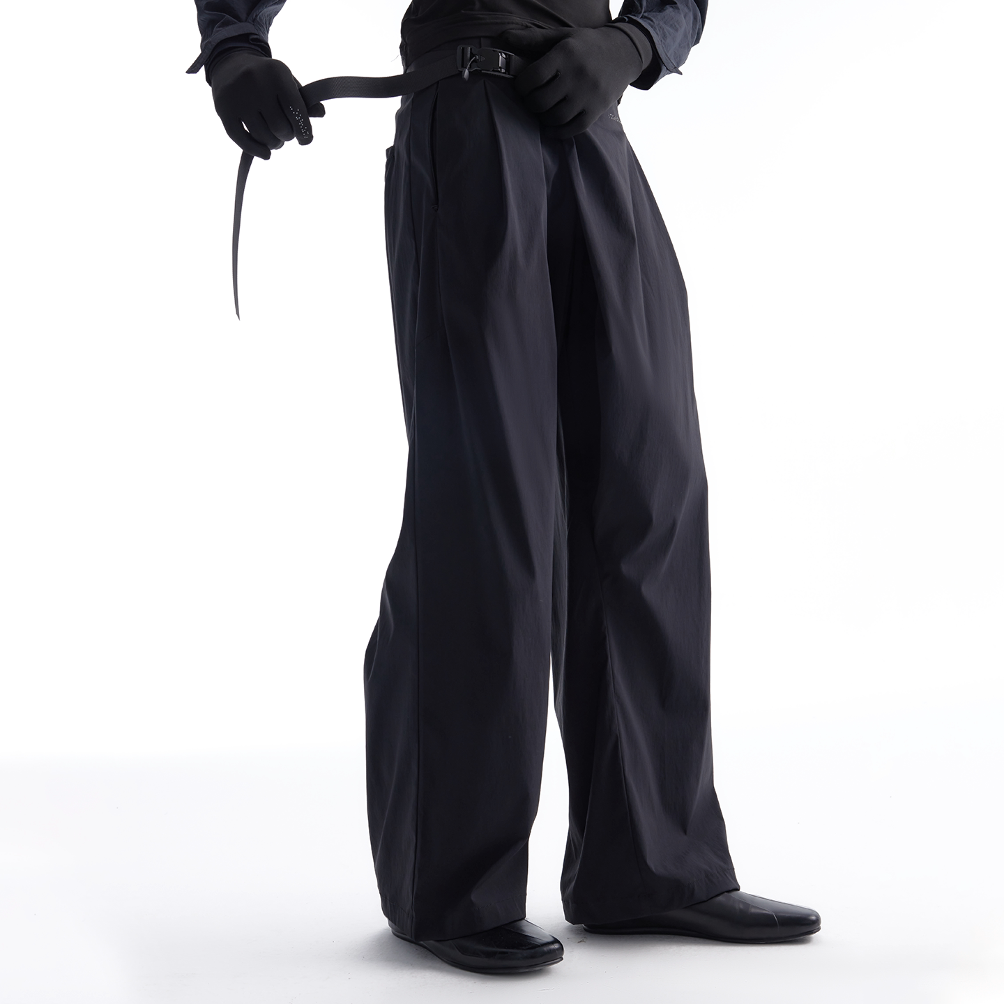TORSION QUICK-RELEASE CROPPED PANTS