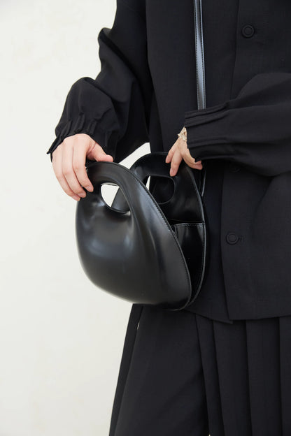 3D EGG-SHAPED CROSSBODY BAG
