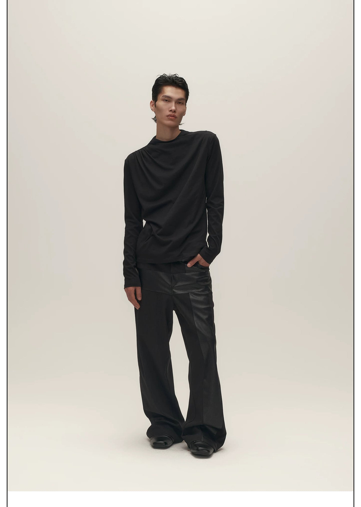 PLEATED HIGH NECK LONG SLEEVE