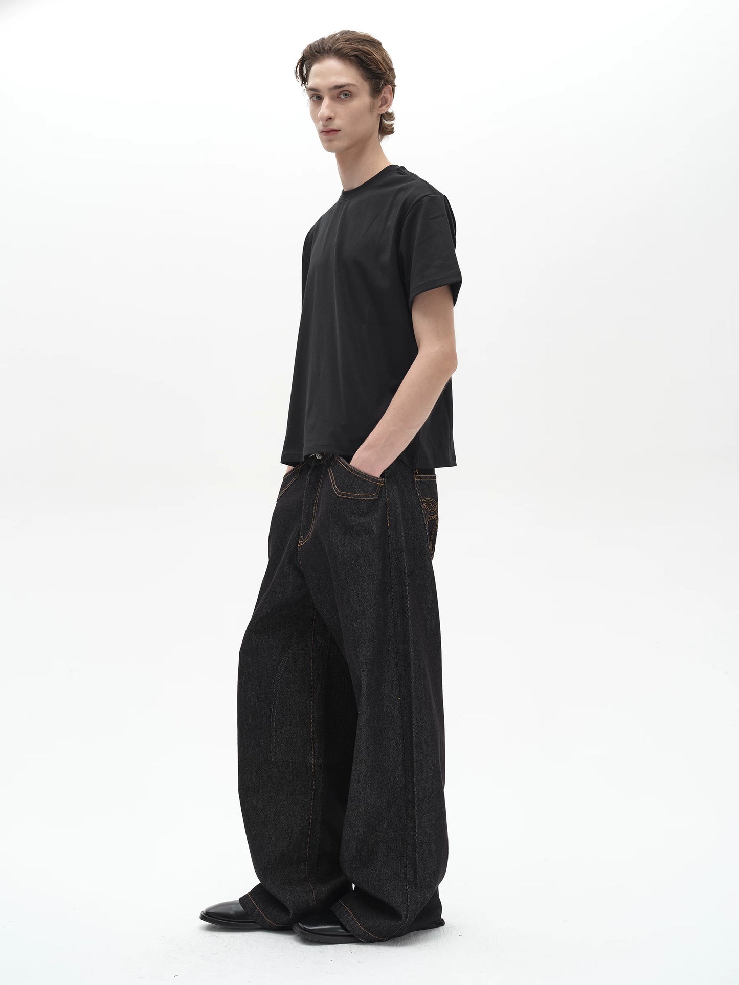 EMBROIDERED POCKET JEANS
