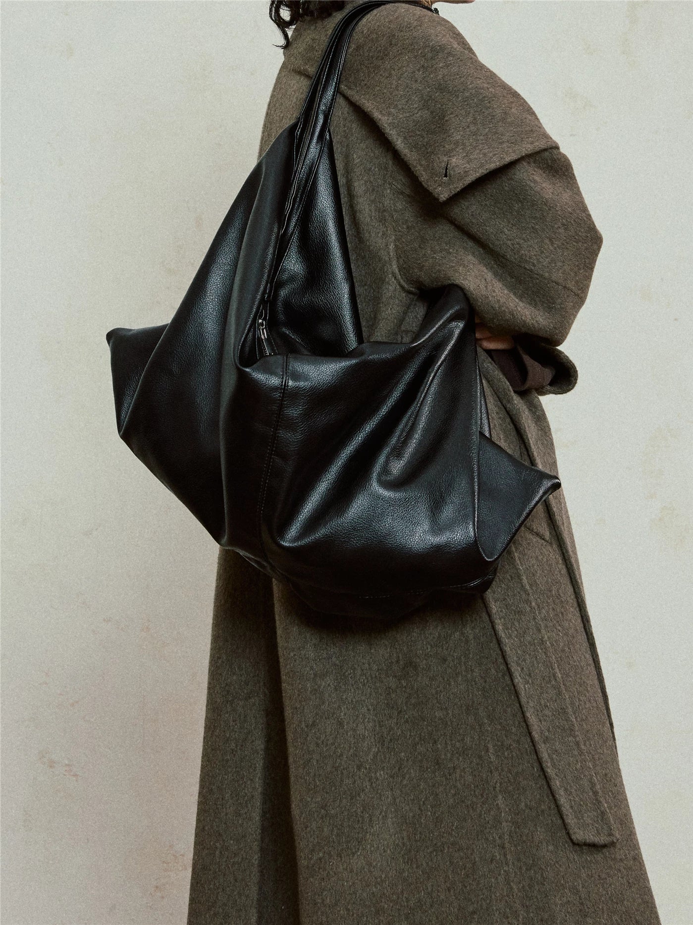 MINIMALIST LARGE TOTE BAG