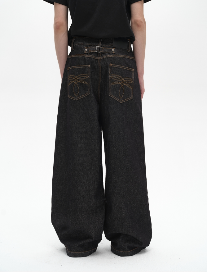 EMBROIDERED POCKET JEANS