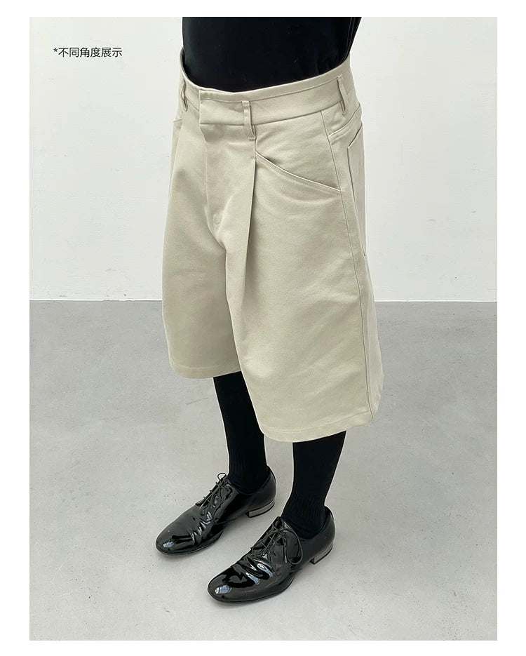 CROPPED KHAKI PLEATED SHORTS