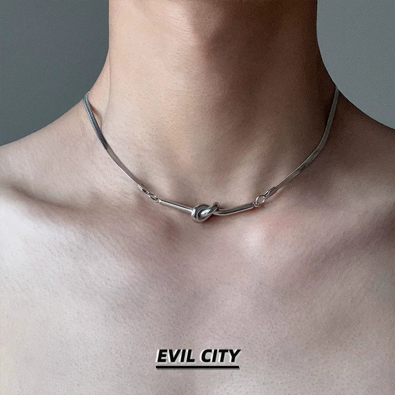 TWISTED CHAIN NECKLACE