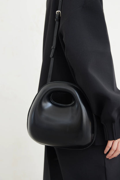 3D EGG-SHAPED CROSSBODY BAG