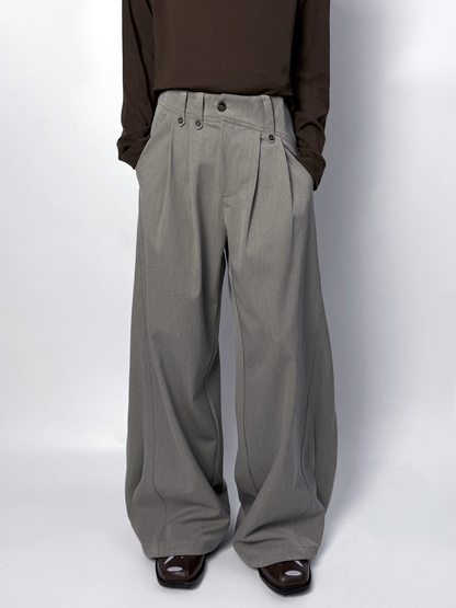 HIGH COLOR FASTNESS PLEATED TROUSERS