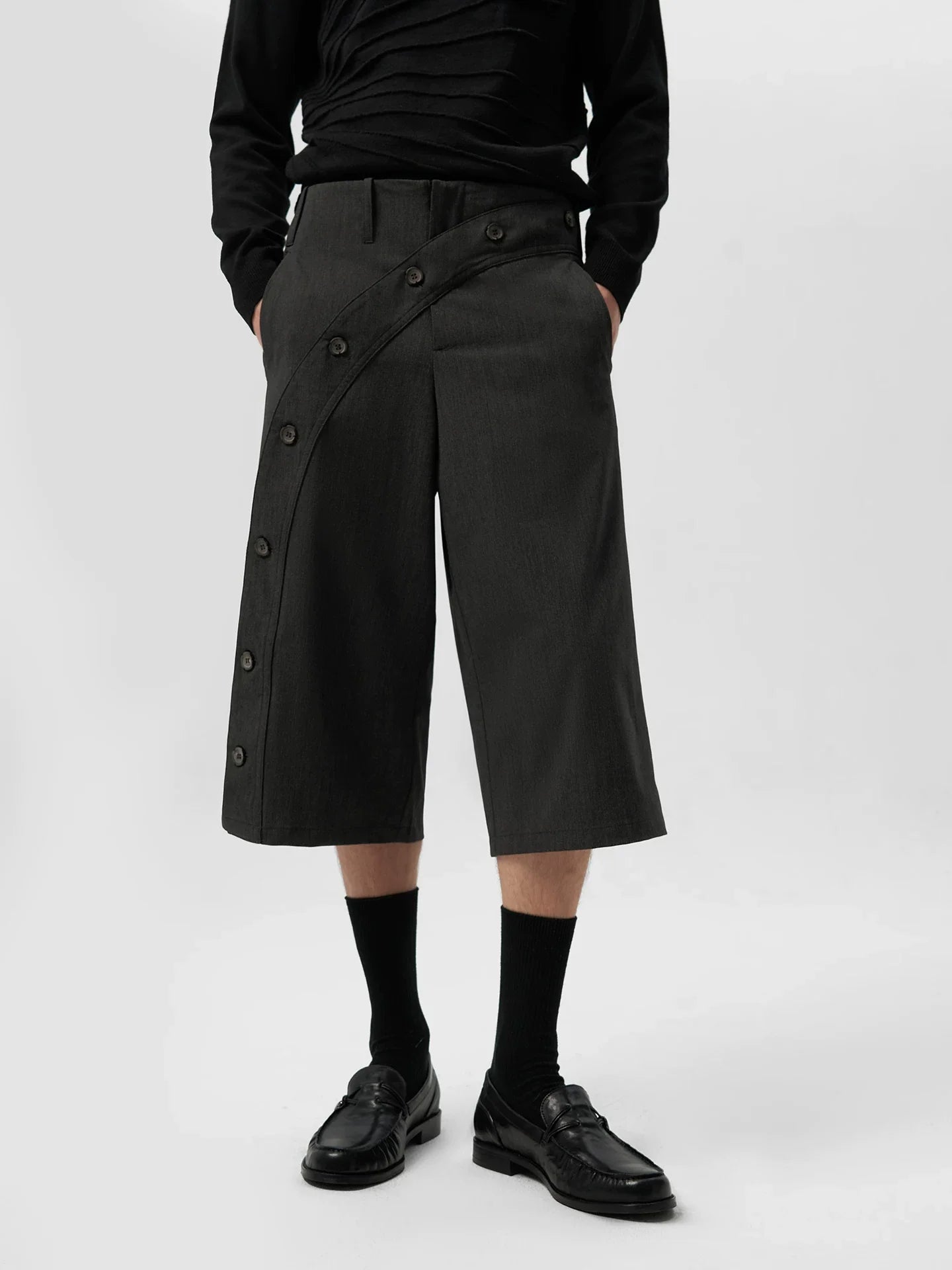 CHIC GRAY CROPPED SUIT SHORTS