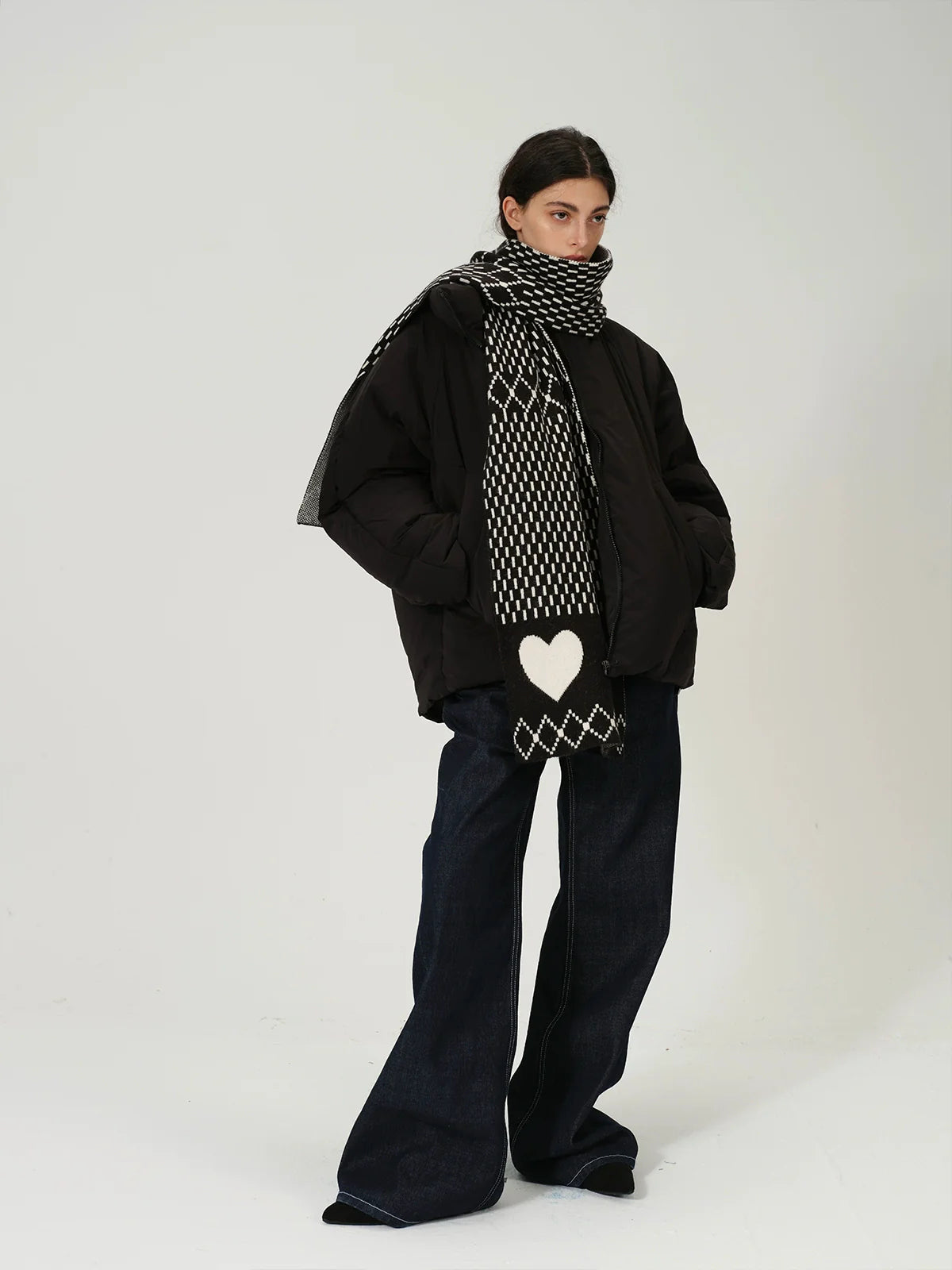 TEXTURED KNIT NECK SCARF