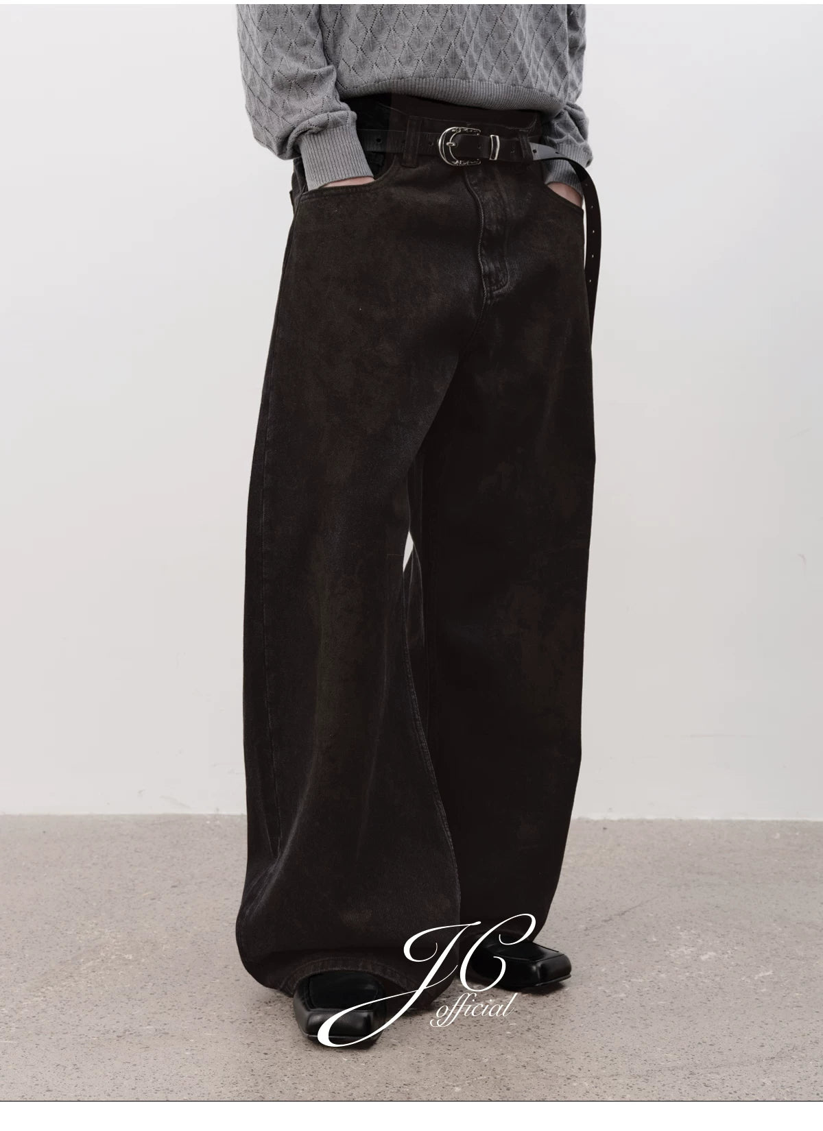 DISTRESSED BLACK DENIM PANTS