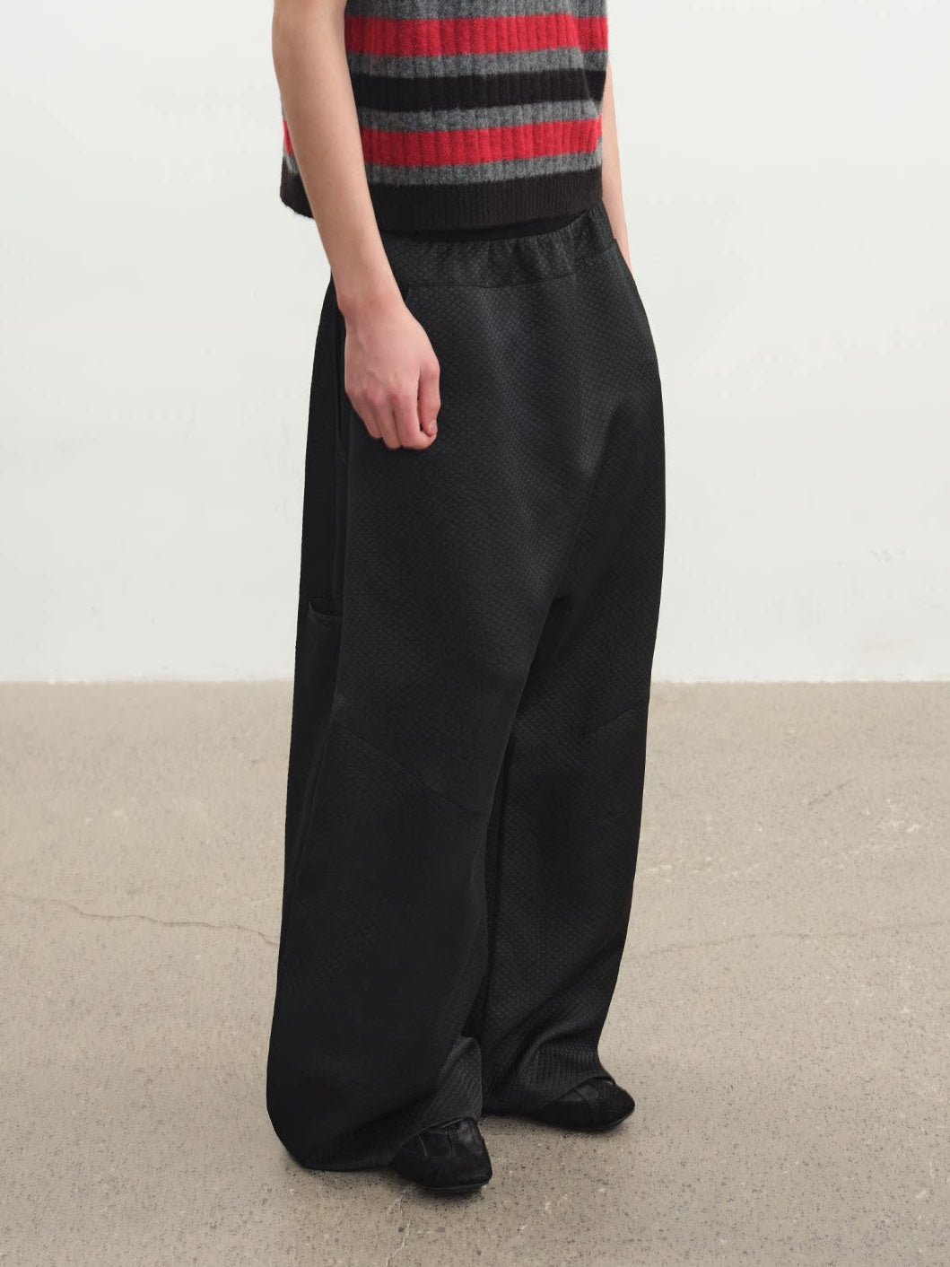 QUILTED LOW-RISE PANTS