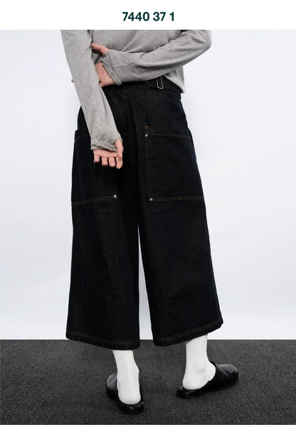CROPPED JEANS WITH LARGE POCKETS