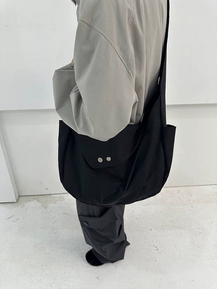 FLYING SAUCER MESSENGER BAG