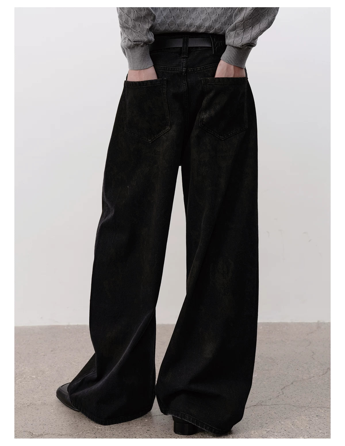DISTRESSED BLACK DENIM PANTS