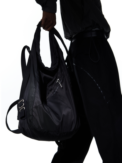 MAGNETIC NYLON COMMUTER TOTE