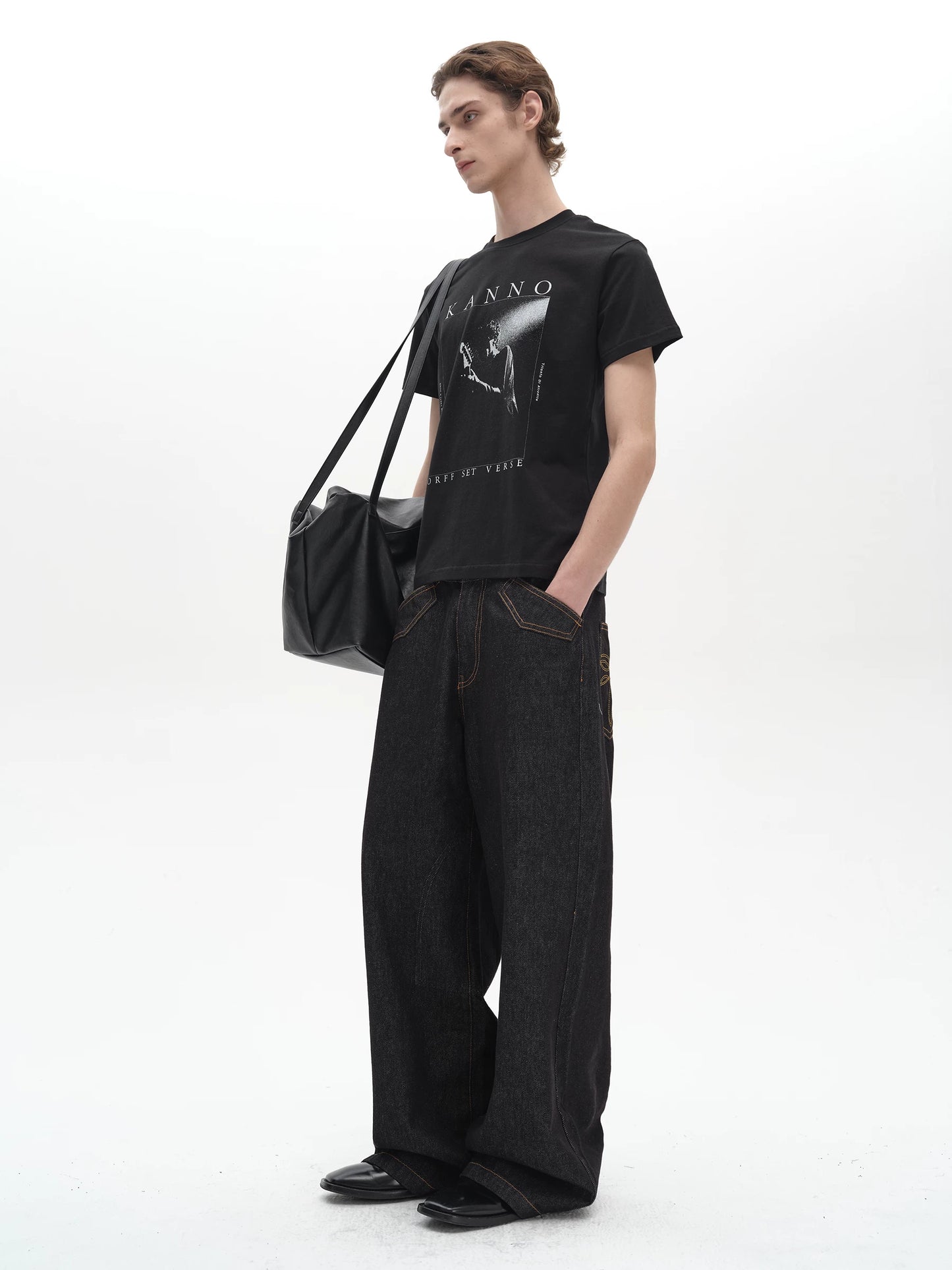 BREATHABLE GRAPHIC TEE