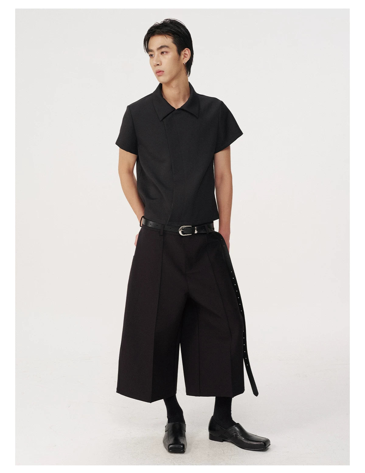 FITTED SHORT SLEEVE SHIRT