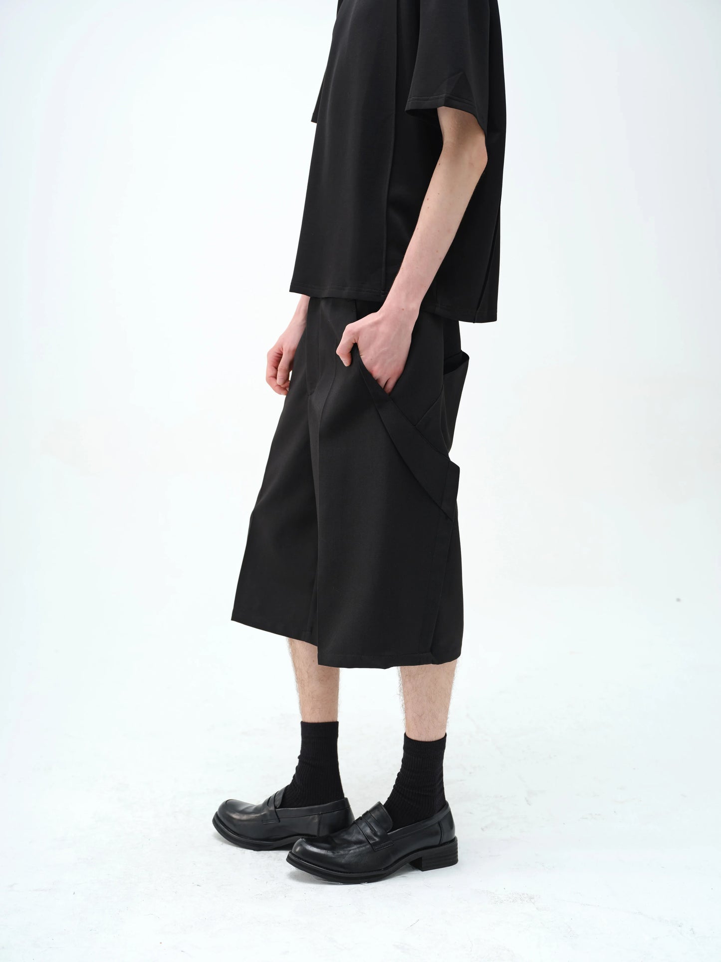 3D CUT LOOSE LEAF SHORTS