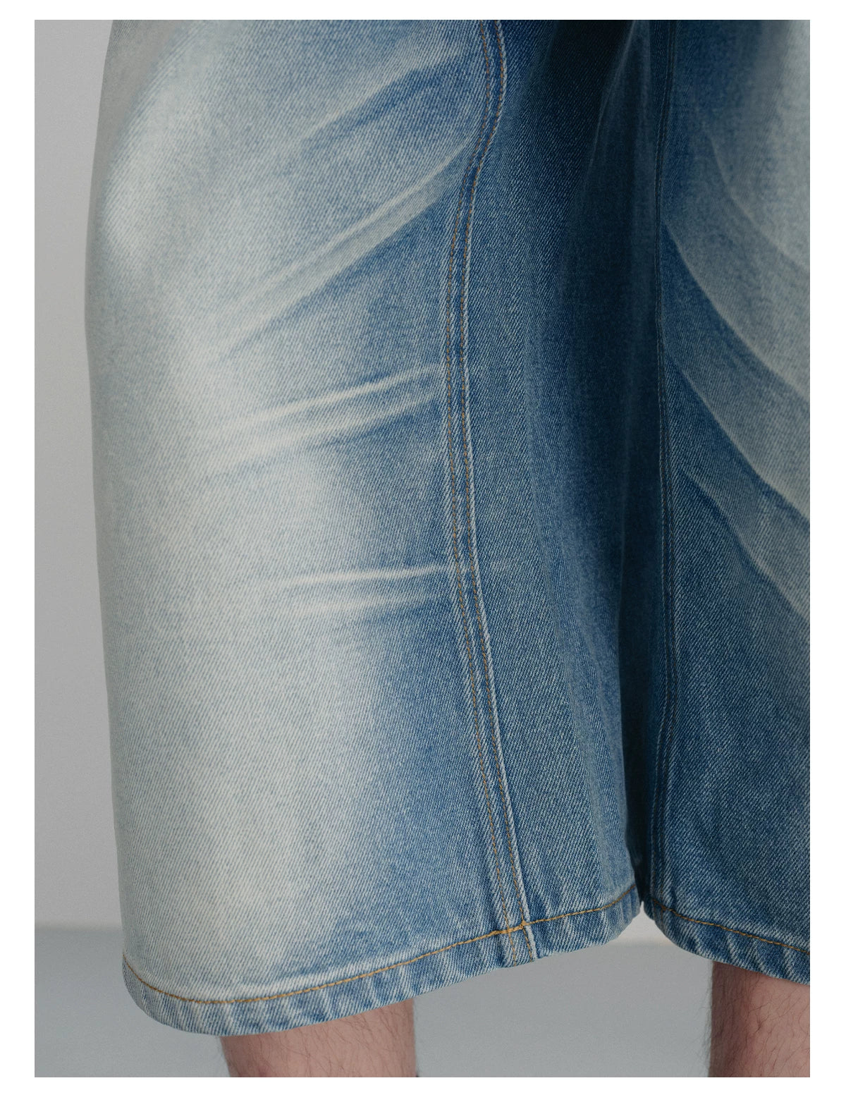 ICE BLUE PLEATED SHORTS