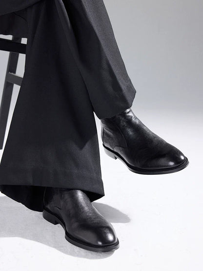 POINTED CHELSEA BOOTS