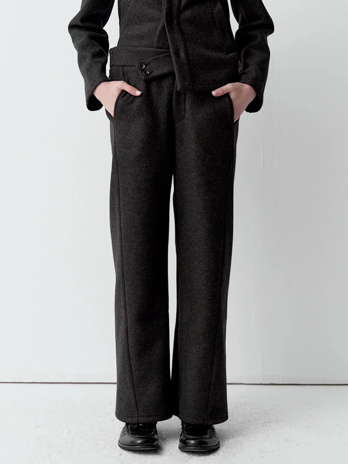 OFF-CENTER WAIST WIDE-LEG SWEATPANTS