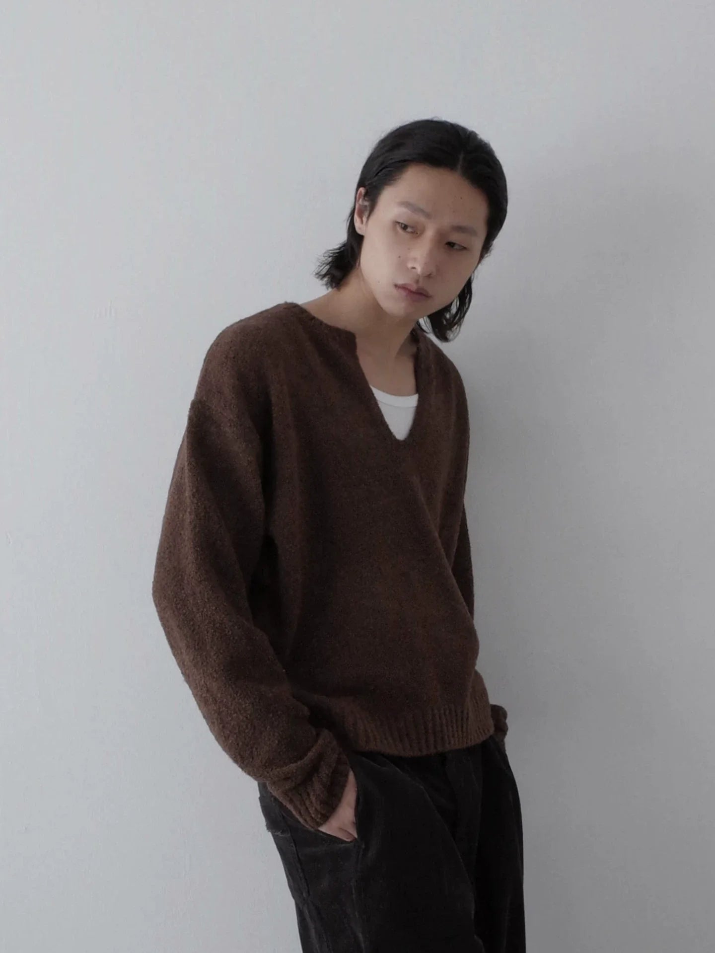 RETRO V-NECK KNIT SWEATER