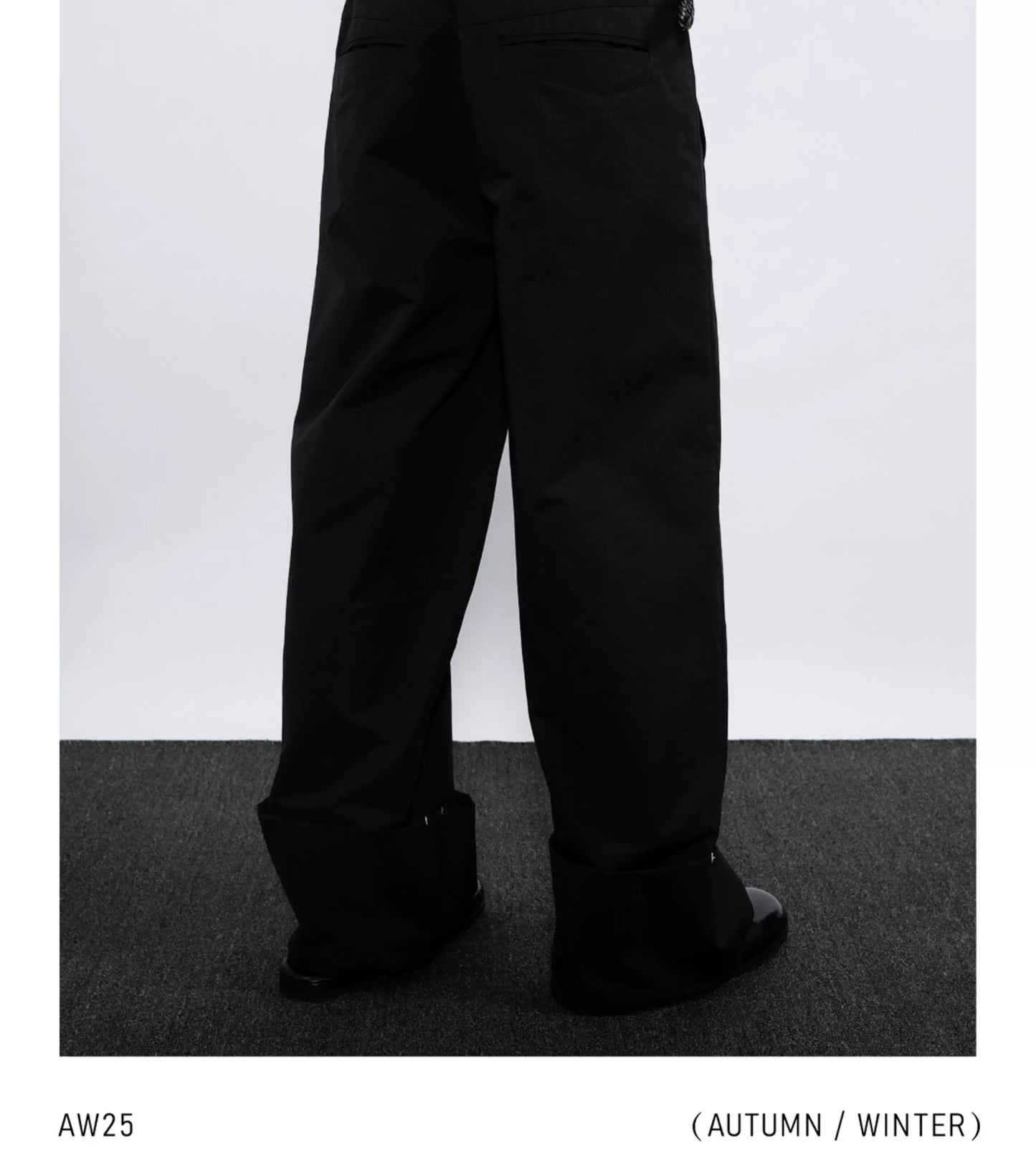 STURDY WIDE-CUFF CASUAL PANTS